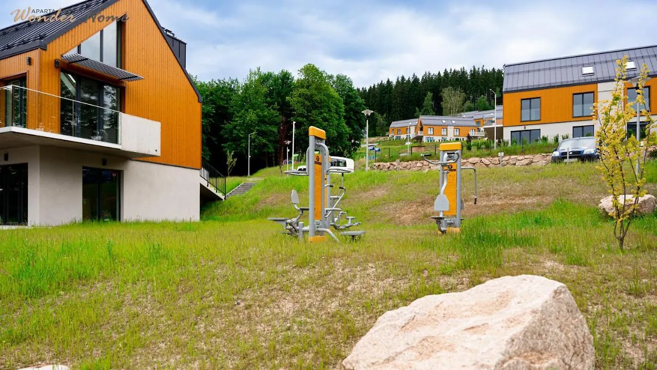 Wonder Home Hillside Tuz: Mountain View Apartments with Playground Karpacz