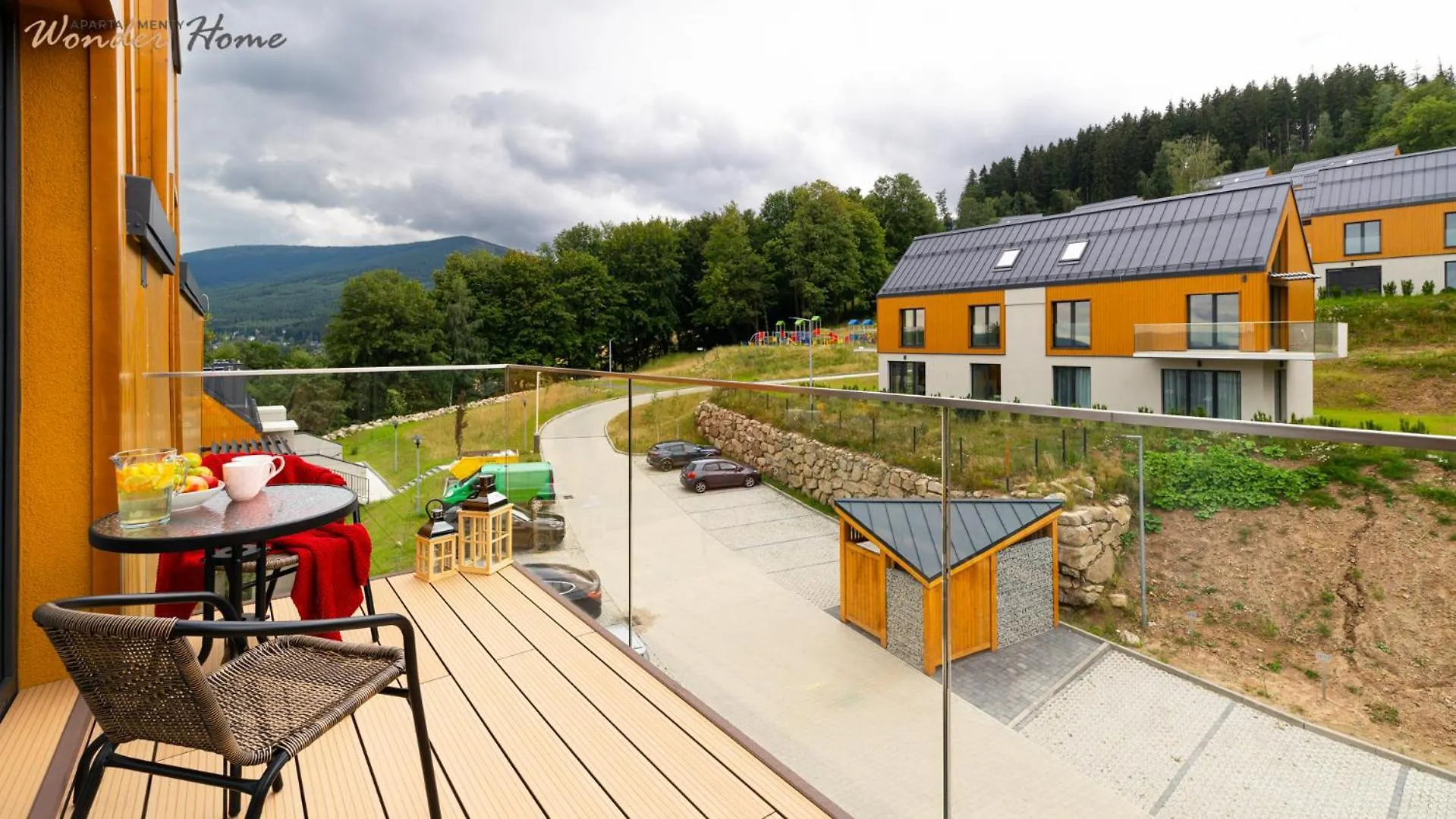 Wonder Home Hillside Tuz: Mountain View Apartments with Playground Karpacz